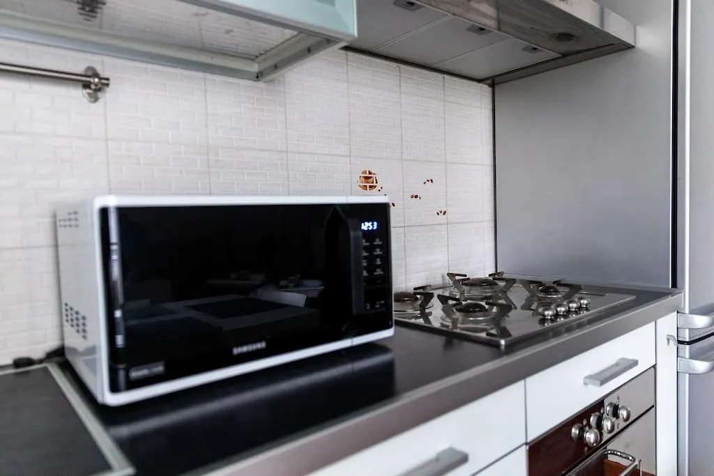 Appartamento Caterina A 5 Minuti Da Milano Fiere E San Siro Con Wifi-Netflix-Free Parking 0*, Milan