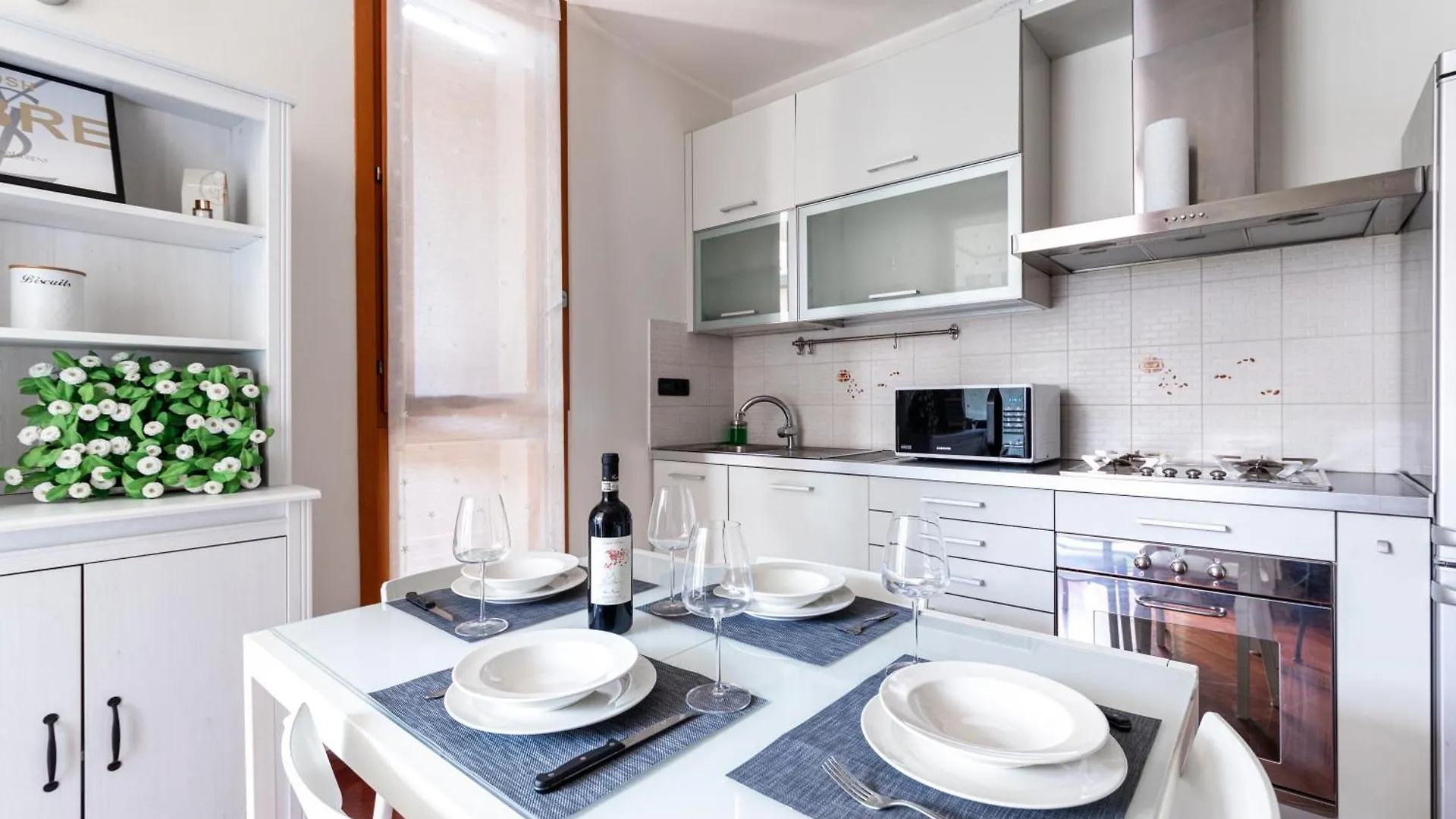 Appartamento Caterina A 5 Minuti Da Milano Fiere E San Siro Con Wifi-Netflix-Free Parking 0*, Milan Italy