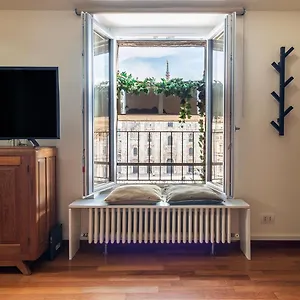 Easyhomes Duomo View شقة